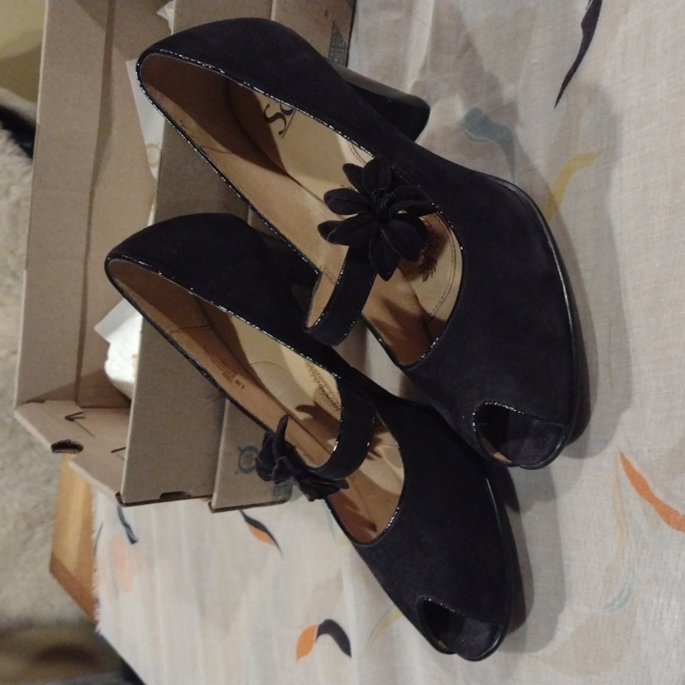 Sofft Mary Janes suede dark purple shoes 8 1/2 M